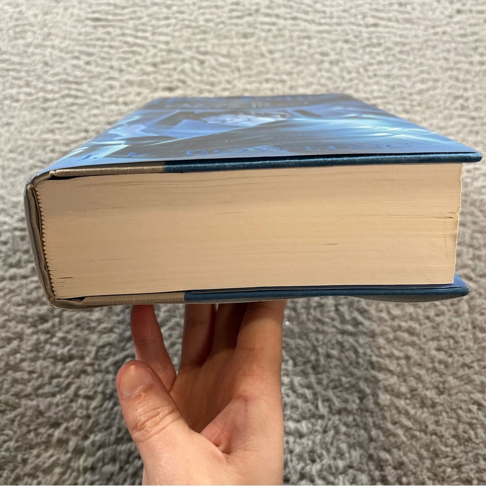 Harry Potter and the Order of the Phoenix Book - Picture 4 of 10